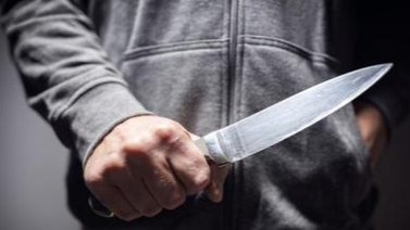 Asesinan a cartero por colarse en una fila para comprar un sandwich