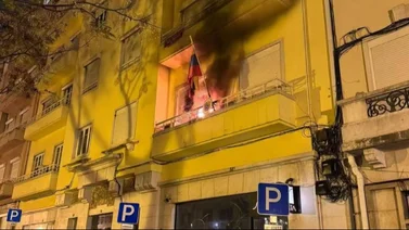 Atacan con bombas incendiarias Consulado de Venezuela en Lisboa