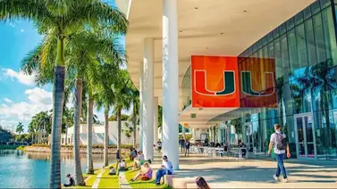 Lanzan becas universitarias para estudiantes venezolanos en Miami Lanzan becas universitarias para estudiantes venezolanos en Miami