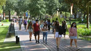 Prohibirán a estudiantes indocumentados en universidades de Florida  Prohibirán a estudiantes indocumentados en universidades de Florida