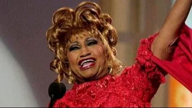 Inauguran exposición en honor a Celia Cruz en la Universidad de Miami: incluye pelucas y vestidos