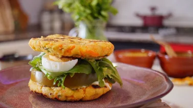 Sigue estos simples pasos para preparar arepas de avena y zanahoria