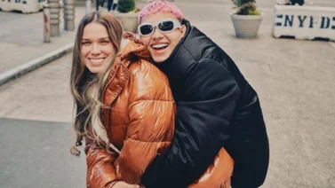 Exesposa de Beéle oficializa su relación con compañero de Karol G: “Haces feliz nuestras vidas”
