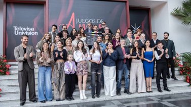 Terror en el set: actores de telenovela mexicana huyen de un incendio mientras grababan