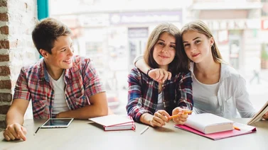 Estudiantes inmigrantes en escuelas