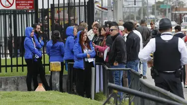 Difunden imágenes de decenas de personas en la embajada de USA en Colombia: exigen respuestas sobre visados Difunden imágenes de decenas de personas en la embajada de USA en Colombia: exigen respuestas sobre visados