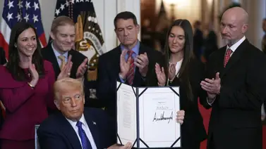 Trump ordena preparar 30.000 camas en la Bahía de Guantánamo para inmigrantes ilegales Trump ordena preparar 30.000 camas en la Bahía de Guantánamo para inmigrantes ilegales