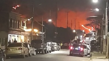 Reportan fuerte incendio en el cerro El Café de Valencia: cuerpos de protección en el sitio