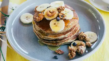 Aprende a preparar panquecas de avena y cambur en 15 minutos Aprende a preparar panquecas de avena y cambur en 15 minutos