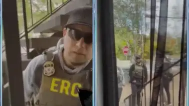 California: Familia capta en video cómo evitó operativo del ICE en su casa California: Familia capta en video cómo evitó operativo del ICE en su casa