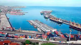 Videos: circulan imágenes de explosiones cerca del puerto de La Guaira