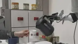 Citas con algoritmos: Nueva York abrirá el primer café diseñado para tener "citas" con IA