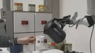 Citas con algoritmos: Nueva York abrirá el primer café diseñado para tener "citas" con IA Citas con algoritmos: Nueva York abrirá el primer café diseñado para tener "citas" con IA