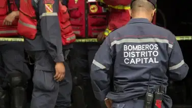 Bomberos atienden incendio en Caricuao: buscan evitar riesgo de propagación Bomberos atienden incendio en Caricuao: buscan evitar riesgo de propagación