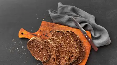 Pan casero integral de espelta y centeno: un alimento rico en fibra, proteínas y vitaminas Pan casero integral de espelta y centeno: un alimento rico en fibra, proteínas y vitaminas