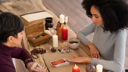 Despídete de las energías negativas para siempre con estos tres rituales fáciles y rápidos de realizar