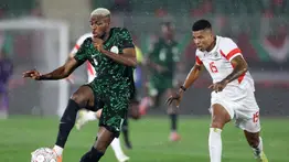 Escándalo en la Copa África: periodistas protagonizan una pelea en zona mixta