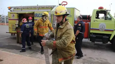 Funcionarios del Cuerpo de Bomberos Maracaibo Funcionarios del Cuerpo de Bomberos Maracaibo