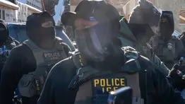 Despiden a mujer por grabar a agentes del ICE en su trabajo