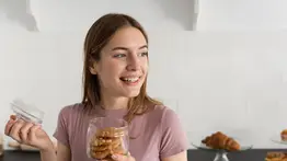 Evita picar entre comidas: trucos que te ayudan a controlar lo que consumes durante el día  