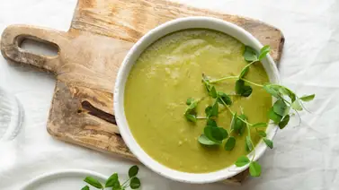 Crema de espinacas perfecta para combatir el frío y subir las defensas: receta paso a paso Crema de espinacas perfecta para combatir el frío y subir las defensas: receta paso a paso