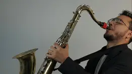 Fernando Fuenmayor lanza una versión de R&B y jazz del clásico "En tu pelo"