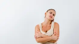 Dile adiós a la flacidez en los brazos con estos tres ejercicios: así debes ejecutarlos