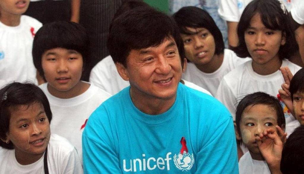 Jackie Chan deja sin herencia a sus hijos: la millonaria decisión del ícono de acción que sorprende al mundo Jackie Chan deja sin herencia a sus hijos: la millonaria decisión del ícono de acción que sorprende al mundo