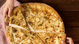 Receta con pocos ingredientes: Pizza rápida con pan de pita