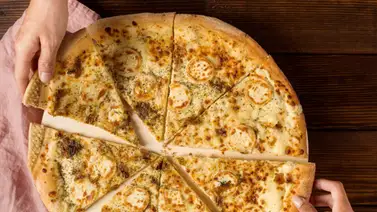 Receta con pocos ingredientes: Pizza rápida con pan de pita Receta con pocos ingredientes: Pizza rápida con pan de pita