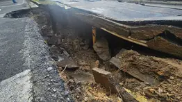 Rotura de tubería matriz en Los Naranjos: suspenden el bombeo y restringen el paso de vehículos