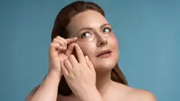 Entérate de cuál es el gel natural rico en vitaminas que hidrata la piel y evita la aparición de ojeras