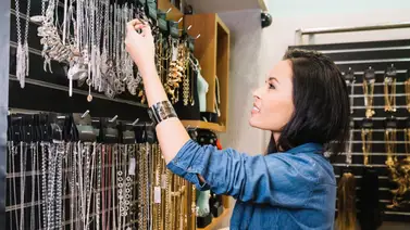 Mezclar joyas plateadas y doradas: Cómo lograr que se vean bien Mezclar joyas plateadas y doradas: Cómo lograr que se vean bien