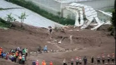 Deslave en Indonesia: condiciones del terreno dificulta la búsqueda de desaparecidos Deslave en Indonesia: condiciones del terreno dificulta la búsqueda de desaparecidos