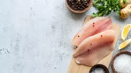 Cómo elaborar un almuerzo fácil y saludable: receta de albóndigas de merluza con salsa de tomate