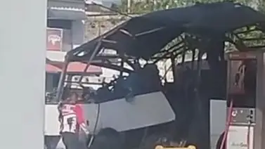Unidad de transporte público explotó en gasolinera de Maracay: reportan heridos y daños materiales Unidad de transporte público explotó en gasolinera de Maracay: reportan heridos y daños materiales