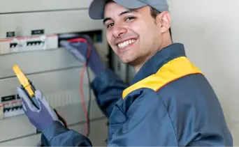 ¡Deja de ser chofer y sé tu propio jefe!: las 3 licencias para ganar el triple en EEUU