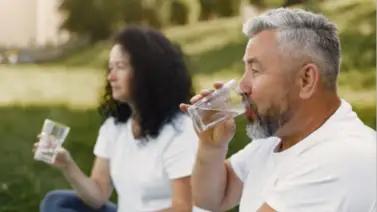 Agua como motor de nuestra vida diaria: fisiólogo explica cómo nos afecta no beberla Agua como motor de nuestra vida diaria: fisiólogo explica cómo nos afecta no beberla