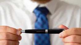 Salva tu ropa: tres soluciones caseras para eliminar las manchas de tinta 