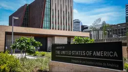 Cierre de gobierno en EEUU: así trabajarán las embajadas y consulados en el extranjero