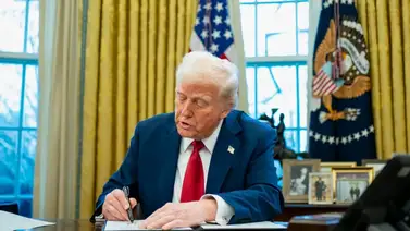 Trump firma orden para imponer aranceles del 25% a Canadá y México: China recibe el 10% Trump firma orden para imponer aranceles del 25% a Canadá y México: China recibe el 10%