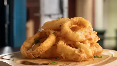 Aros de cebolla súper crujientes con la receta original Aros de cebolla súper crujientes con la receta original