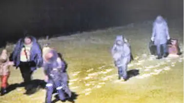 Canadá detiene a nueve venezolanos cruzando su frontera: caminaban con dificultad por la nieve Canadá detiene a nueve venezolanos cruzando su frontera: caminaban con dificultad por la nieve