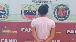 Adolescente golpea brutalmente a otra menor tras discutir en la parada del autobús: Le imputan homicidio intencional