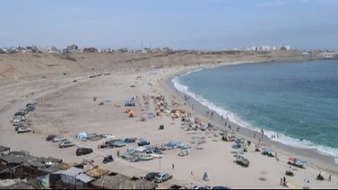 Acusan a venezolanos por extorsión en playas de Perú: Exigen pagos a comerciantes y turistas para su ingreso