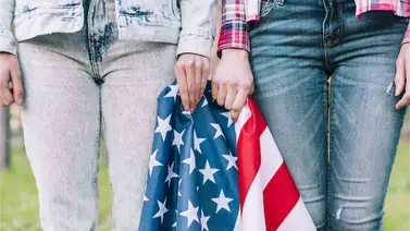 ¿Puedo reclamar la ciudadanía por nacimiento aunque viva fuera de Estados Unidos? Solo si cumple este requisito ¿Puedo reclamar la ciudadanía por nacimiento aunque viva fuera de Estados Unidos? Solo si cumple este requisito