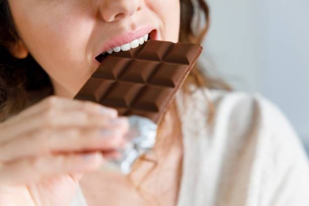 Mujeres posmenopáusicas se benefician de comer chocolate ¡Entérate por qué! Mujeres posmenopáusicas se benefician de comer chocolate ¡Entérate por qué!