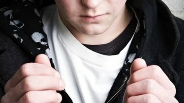 USA: Adolescente de 13 años es acusado de robar 11 casas y estrangular a una niña mientras dormía