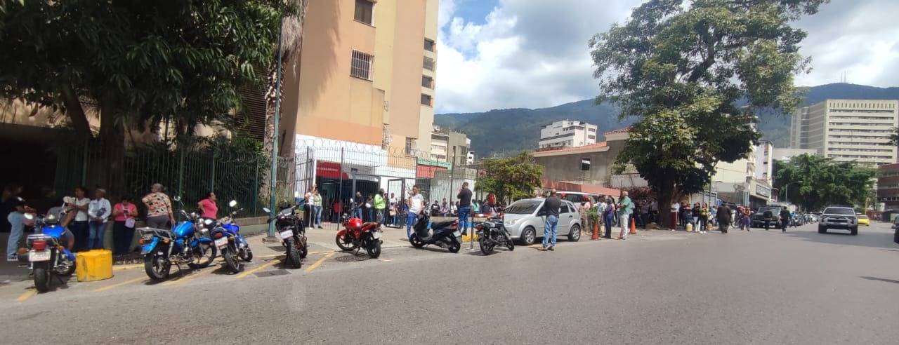 Saime alerta sobre el incremento de falsos gestores para trámites de documentos