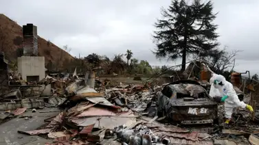 Ahora huyen de las lluvias: residentes de Los Ángeles obligados a evacuar nuevamente sus viviendas Ahora huyen de las lluvias: residentes de Los Ángeles obligados a evacuar nuevamente sus viviendas